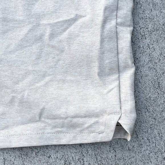 Tommy Bahama Mens Shorts Beige Shorts Stretch Extra Zip Pocket Feature Size 42 - Picture 2 of 6